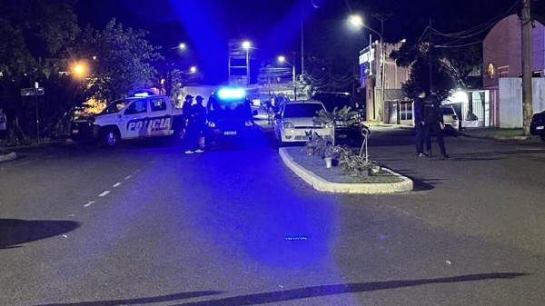 Brasileiro é morto a tiros em bar e suspeitos fogem para o Brasil