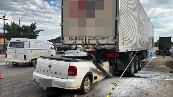 Jovem de 19 morre em colisão traseira na BR-163