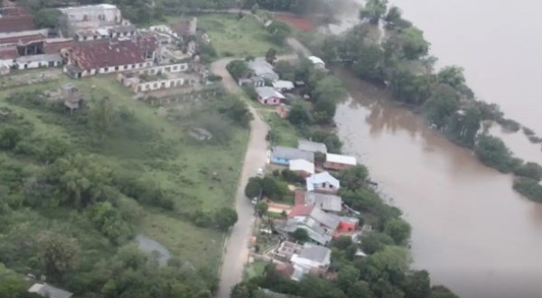 Quatro regiões do país têm alerta de chuvas intensas até sábado (7)