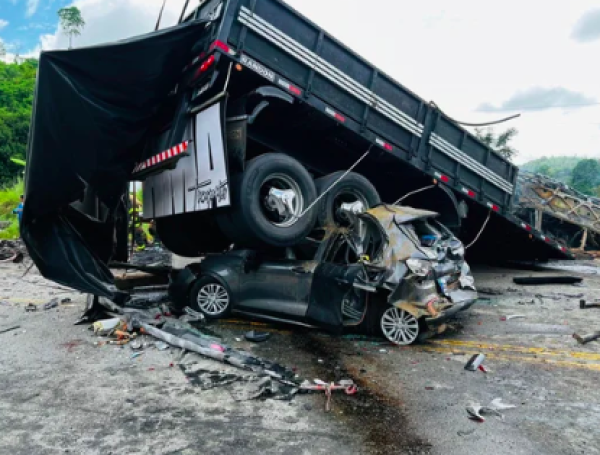 O que se sabe sobre o acidente com mais de 30 mortos na BR-116 em MG