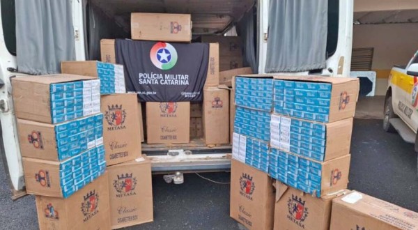 Mulher é presa com grande carga de cigarros contrabandeados