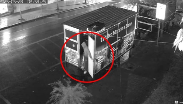 Trailer de alimentação é furtado durante a madrugada