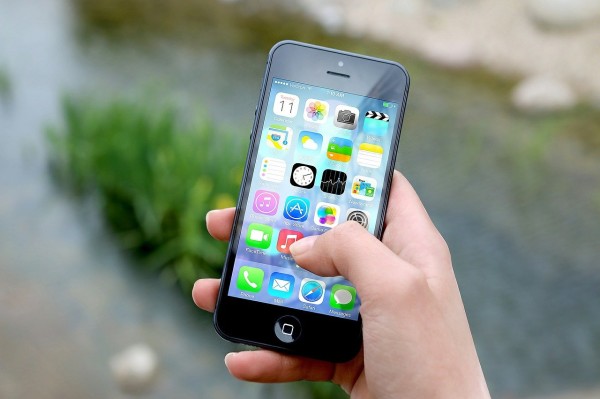 Mercado global de celulares tem pior índice de vendas da década, afirma relatório