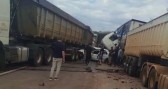 Engavetamento entre sete veículos deixa um morto na BR-163