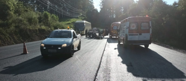 Condutora de motocicleta sofre queda na SC-283 em Palmitos e vai a óbito no Hospital