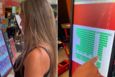 Professora compra 287 ingressos de cinema para realizar sonho dos alunos