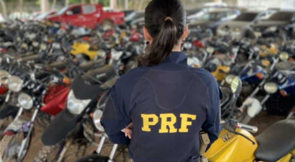 PRF realiza leilão com mais de 1,3 mil veículos