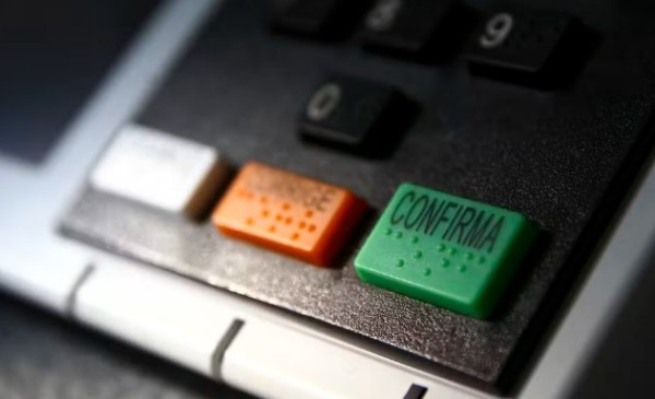 Candidatos ao governo do Paraná gravam para horário eleitoral e se reúnem com lideranças