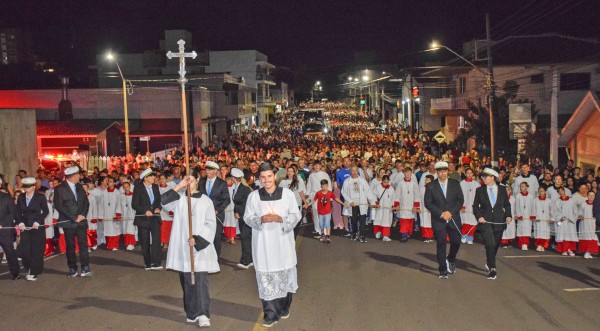 Via Sacra da Integração reúne mais de 8 mil fiéis e reforça tradição na fronteira