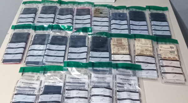 ROCAM prende homem por tráfico de drogas e apreende celulares, dinheiro e entorpecentes