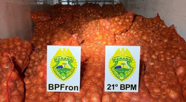 Carga de 8 toneladas de cebolas argentinas é apreendida e motorista acaba preso por contrabando