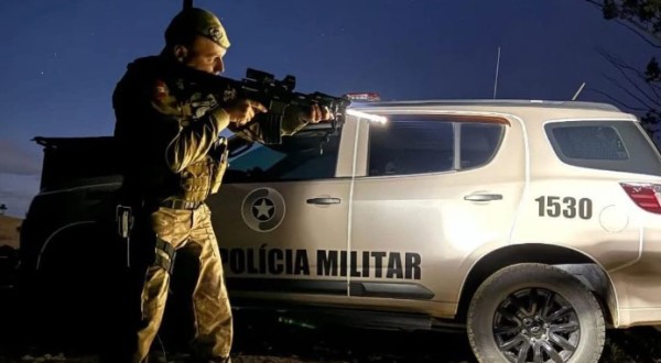 Mulher é agredida pelo ex, tem carro depredado e recebe ameaças de incêndio