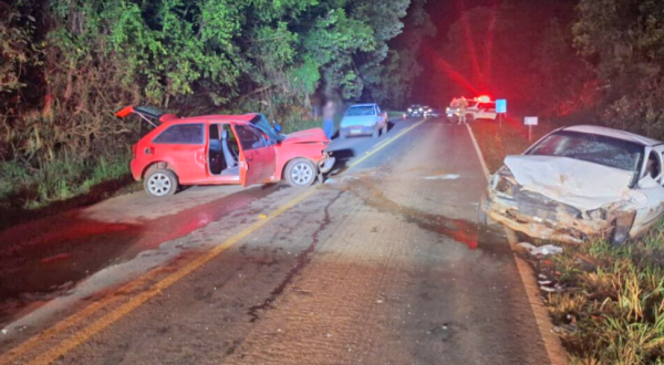Motorista sem CNH e com sinais de embriaguez se envolve em colisão frontal que deixa dois feridos na SC-283