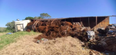 Motorista se envolve em acidente na SC-161 e caminhão do Paraguai tomba na rodovia em Romelândia