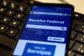Receita paga hoje lote residual de restituição do Imposto de Renda