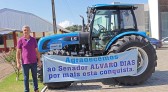 Município recebe novo trator agrícola