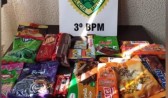 Mãe acompanhada com filhos menores de idade é presa após furtar alimentos de estabelecimento comercial