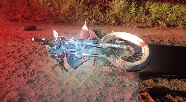 Motociclista fica gravemente ferido após se envolver em acidente de trânsito