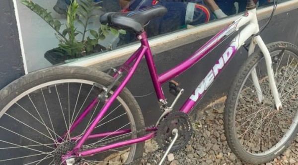 Adolescente fica ferido após colisão entre bicicleta e caminhonete no bairro Jardim Floresta