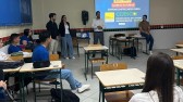 Jovens empreendedores promovem bate-papo com alunos da EEB Dr. Theodureto