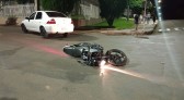 Colisão com automóvel deixa motociclista ferido