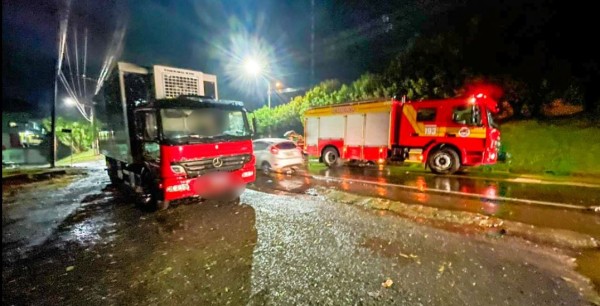 Dupla colisão deixa três pessoas feridas na SC-163 em São Miguel do Oeste