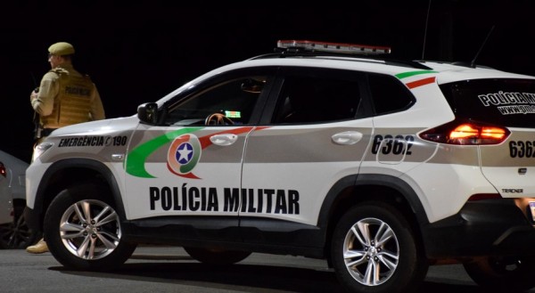 Homem é conduzido após agressões contra adolescentes em Dionísio Cerqueira