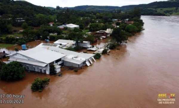Cheia do Rio Uruguai deixa cidades do Oeste de SC inundadas