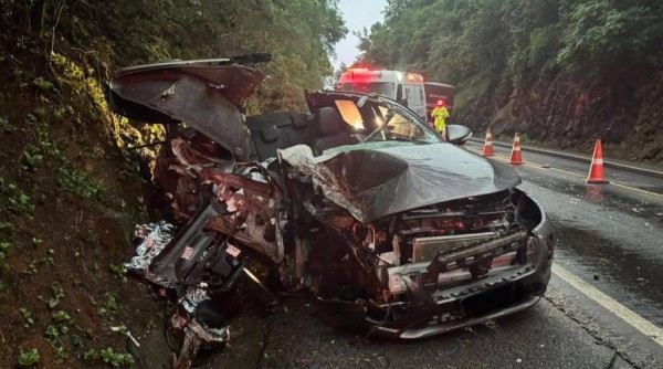 Grave acidente na PR-182 deixa uma mulher morta e três feridos