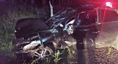 Dois homens morrem após carro capotar em rodovia durante fuga da polícia no Oeste de SC