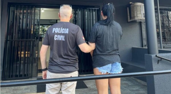 Mulher é presa por tentar matar ex-companheiro e atual namorada dele no Oeste de SC