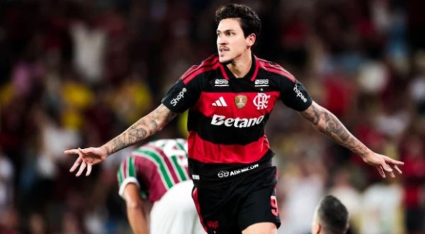 Flamengo vence o Fluminense no Maracanã com dois gols de Pedro pelo Brasileirão
