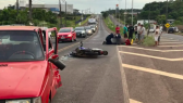 Condutora invade a preferencial e motociclista morre em colisão na SC-480