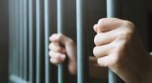 Homem é preso pela PM com mandado de prisão ativo