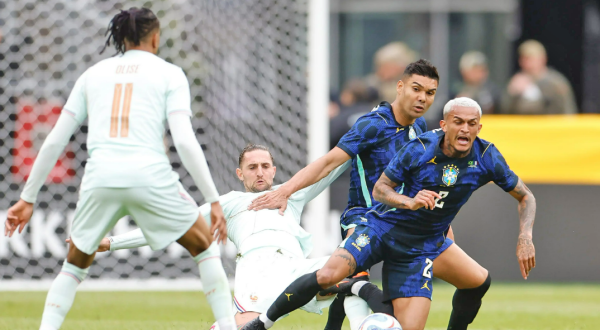 Brasil reage no segundo tempo, mas é derrotado pela França em amistoso nos EUA