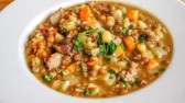 Lentilha com calabresa e salada de lentilha: duas receitas deliciosas para o Ano Novo