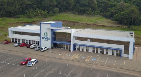 Acadêmicos da Unetri realizam pesquisa com empresas associadas à ascoagrin e contadores