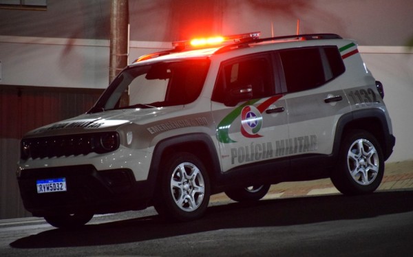 Motorista é preso por embriaguez ao volante após direção perigosa e tentativa de atropelamento