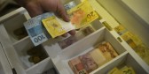 Governo eleva estimativa de salário mínimo para R$ 1.509 em 2025