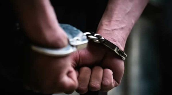 Homem é preso por violência doméstica