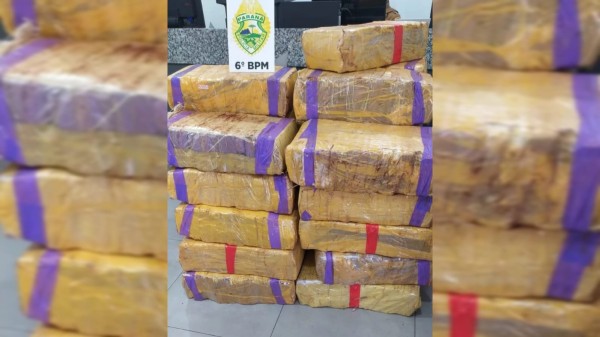 Após perseguição, PM apreende dois veículos carregados com quase uma tonelada de maconha