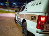 Motociclista sem CNH tenta fugir da PM, cai e acaba preso