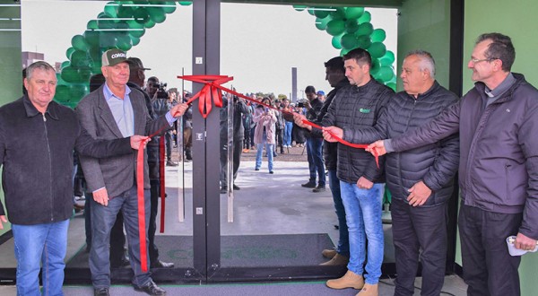 Com casa cheia, Supermercado Coagro inaugura em Barracão