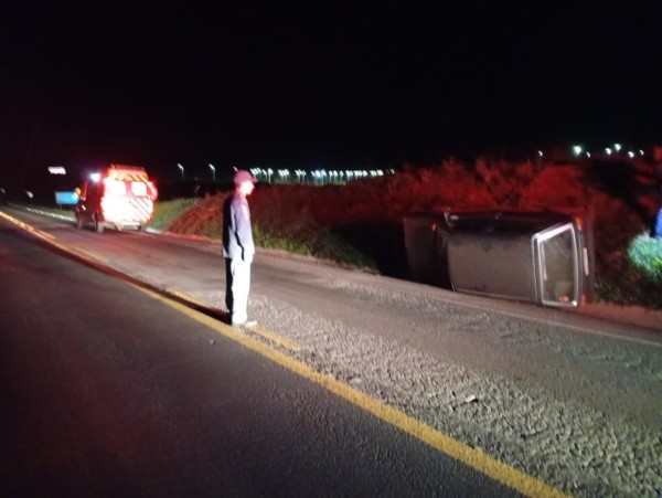 Acidente deixa motorista ferido na BR-163