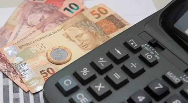 Candidatos que disputarão o segundo turno podem usar 50% além do limite de gastos