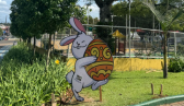 Praça Dalilo Quintino Pereira entra no clima da Páscoa com decoração especial