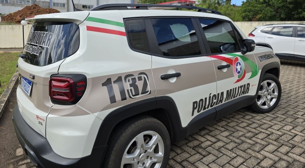 Homem é detido após ameaçar mulher e desacatar policiais