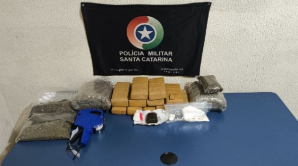 Jovem é preso com quase 9 kg de maconha, cocaína e haxixe