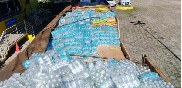 Toneladas de drogas são encontradas em carreta com doações para o RS