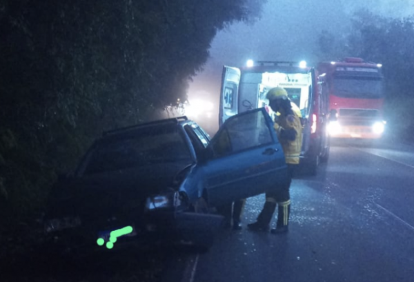 Colisão entre dois carros deixa homem ferido na BR-282